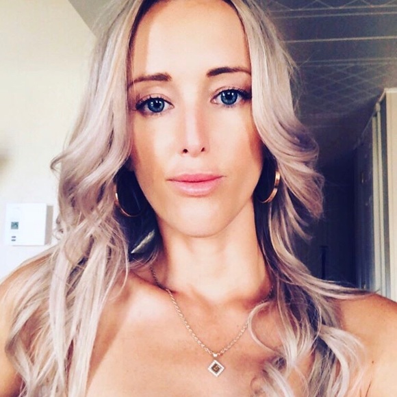 Meet your Posher, Emily - Picture 1 of 1